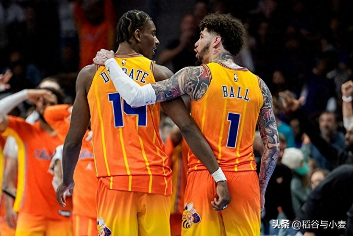 夏洛特黄蜂力克尼克斯 迪亚巴特防守惊艳引领五