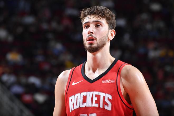 火箭VS勇士终极对决：库里复出冲击季后赛，两队