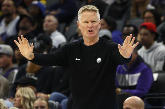 火箭VS勇士终极对决：库里复出冲击季后赛，两队