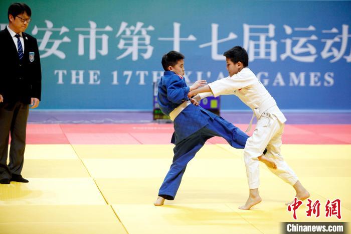 西安市青少年柔道赛开赛 159名选手展竞技风采
