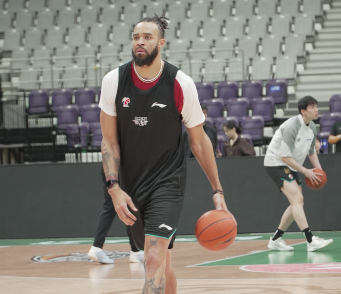 辽宁vs北京备战引关注 麦基高人气曾凡博伤病成