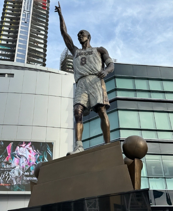 利拉德名人堂概率达96.4%，与詹库杜兰特并列历史