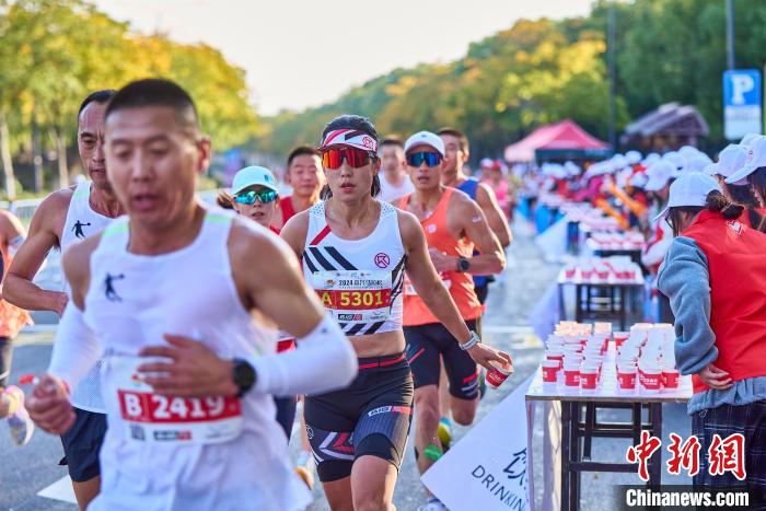 黑科技遇上硬实力：浙江嘉兴两万跑者在最美江