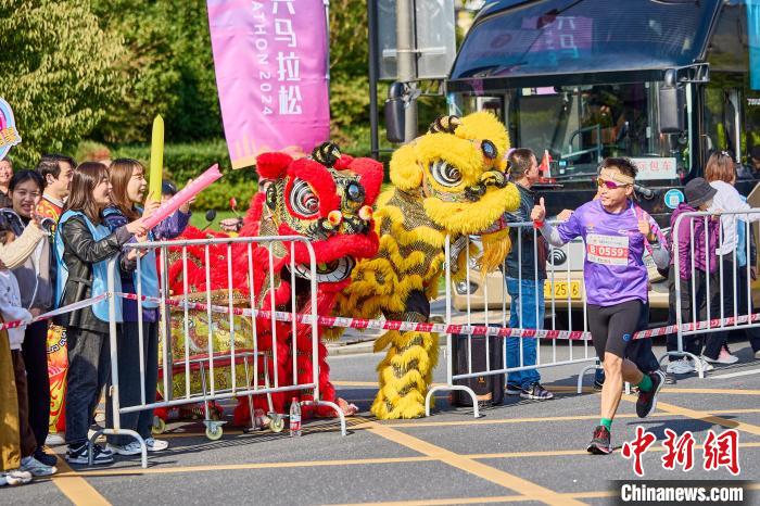 黑科技遇上硬实力：浙江嘉兴两万跑者在最美江